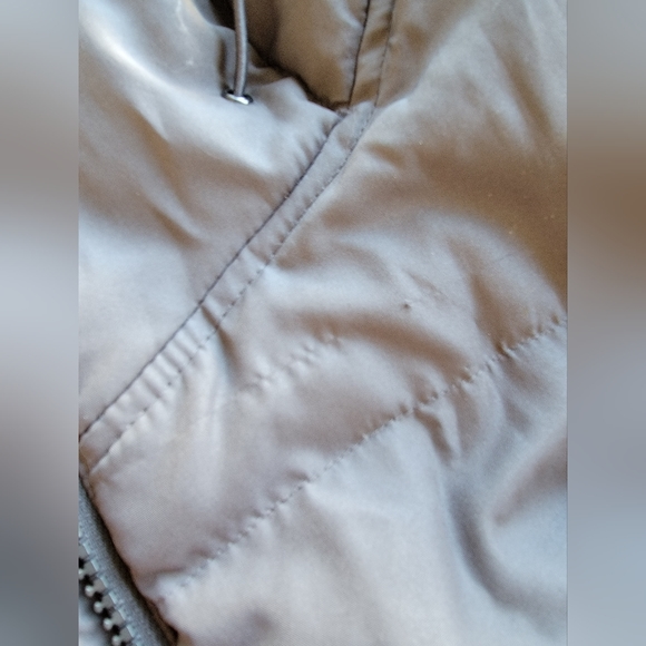 Calvin Klein Women's  grayQuilted Down Jacket Size Medium - Picture 11 of 13